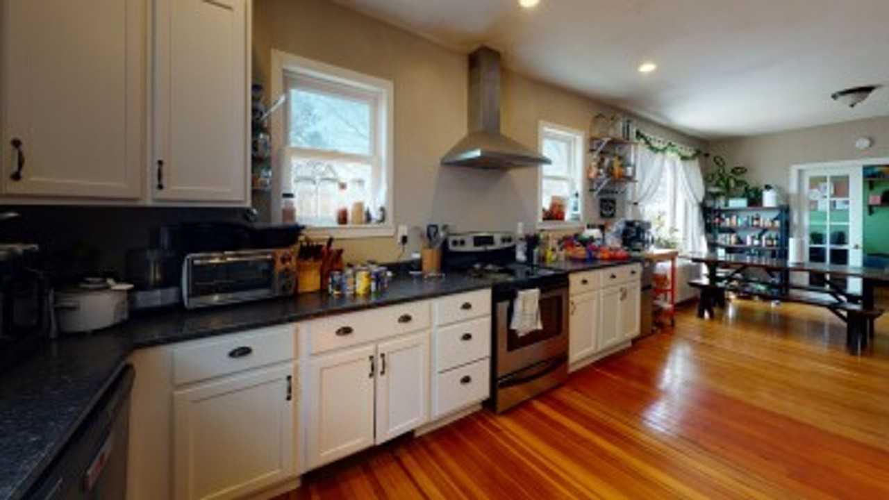 70 Larch St - Photo 5 of 14