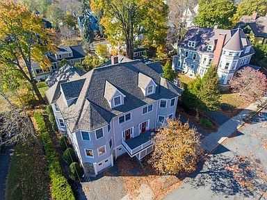 25 Wellington St #2 - Photo 2 of 19