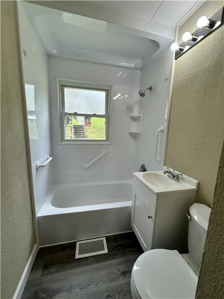 2823 Cleveland Ave - Photo 4 of 8