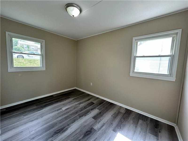 2823 Cleveland Ave - Photo 6 of 8