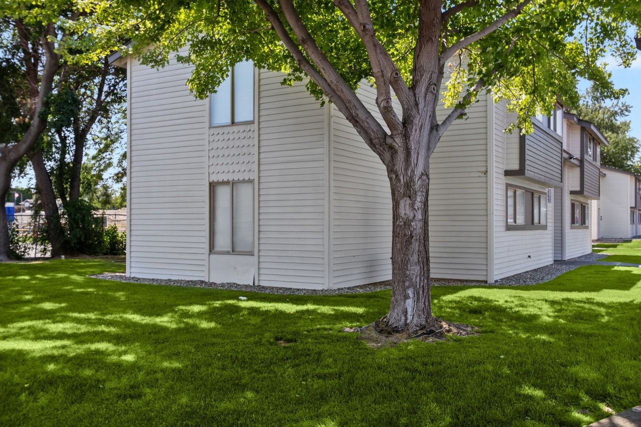 Parc 48 Apartments - Photo 4 of 50