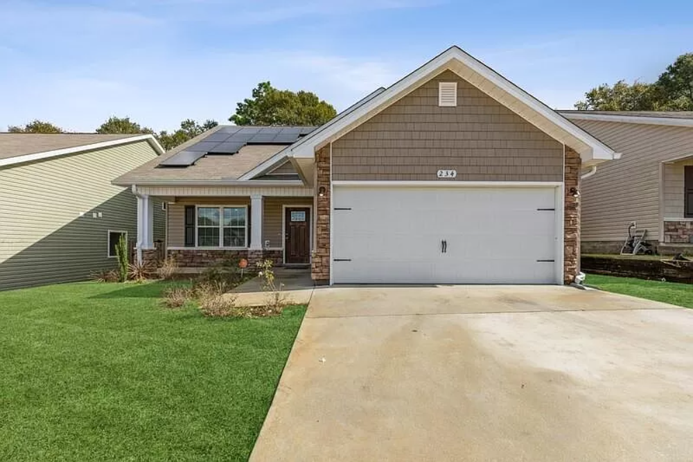 234 Wainwright Dr - Photo 2 of 6
