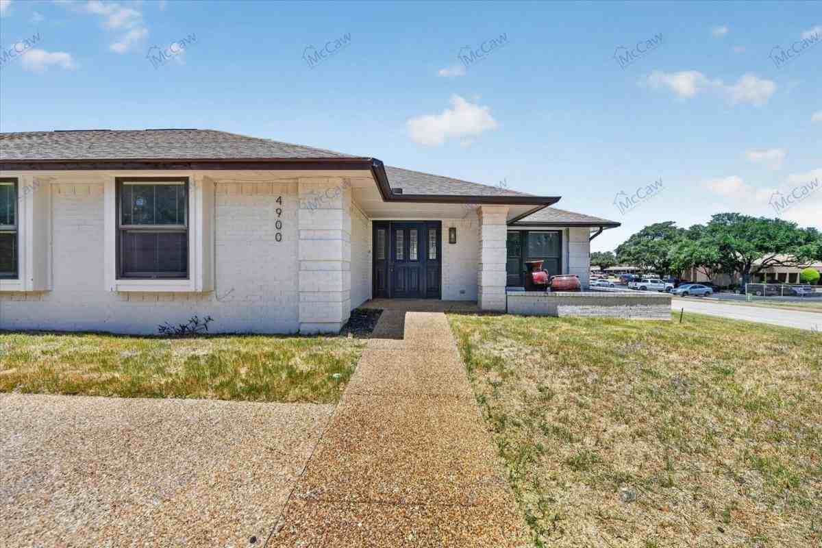 4900 Ledgestone Dr - Photo 3 of 10