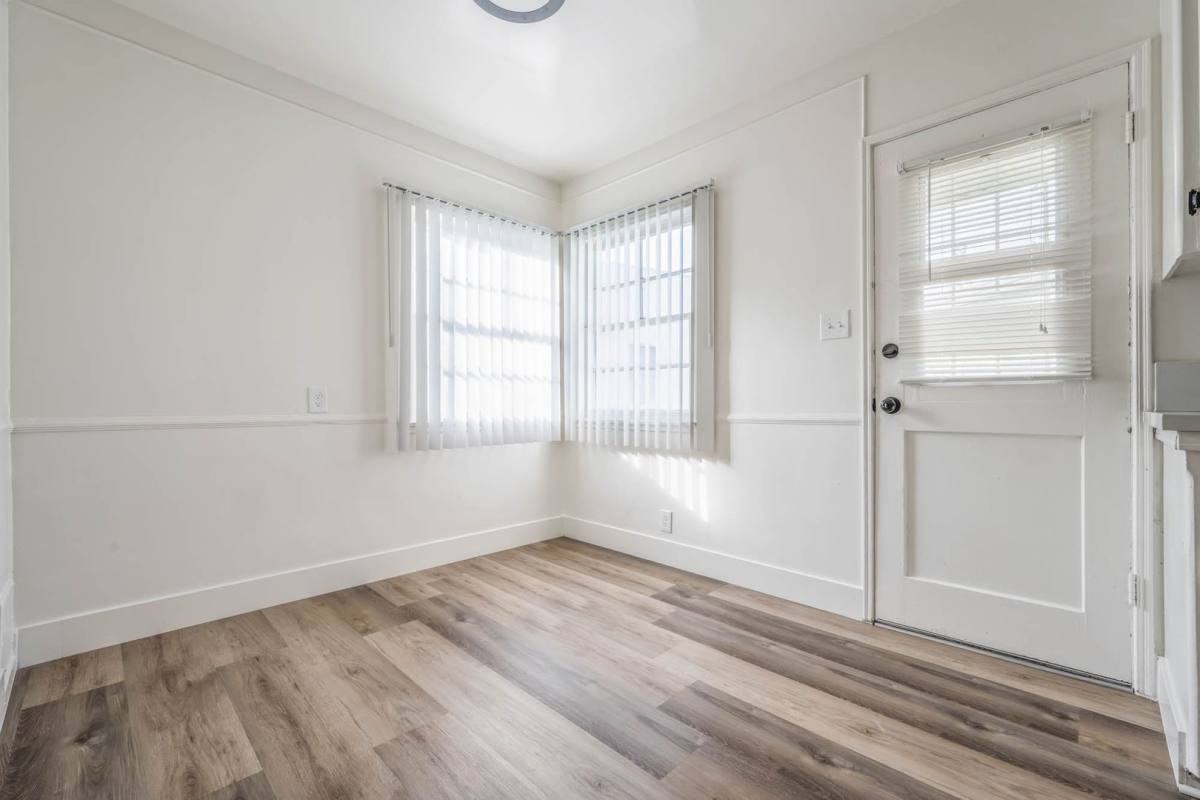 4067 Sutro Ave - Photo 5 of 10