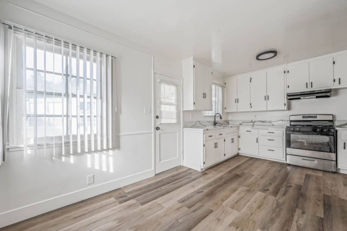 4067 Sutro Ave - Photo 6 of 10
