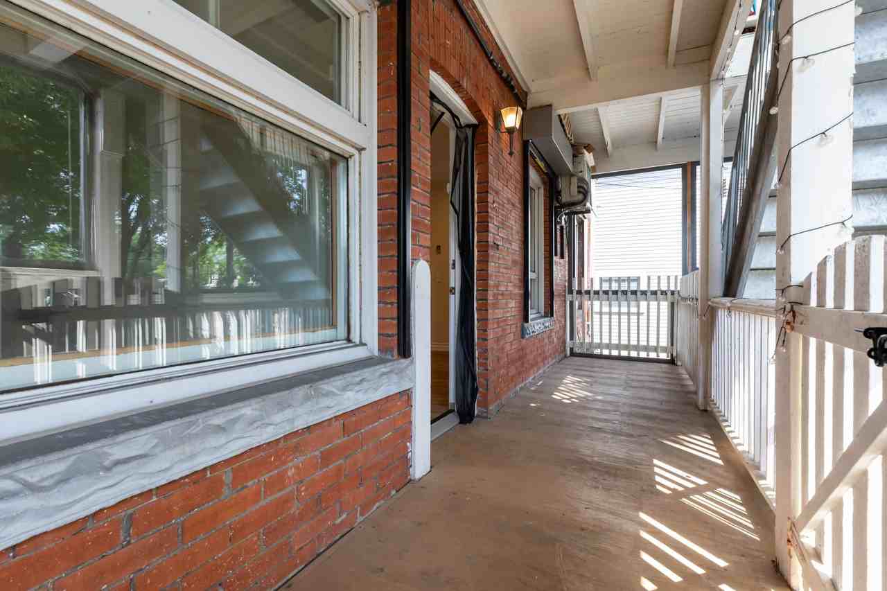 Hambly Court Apartments - Photo 3 of 5