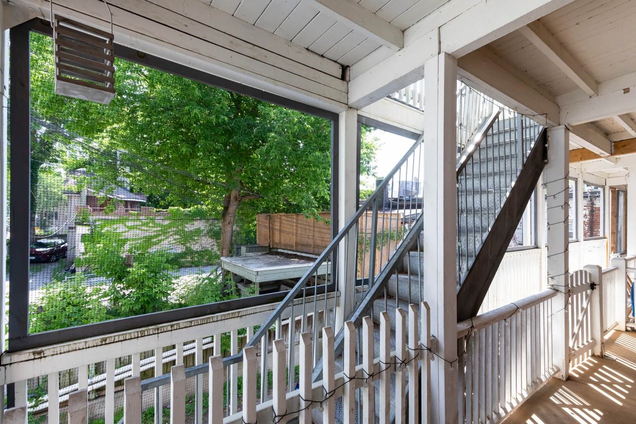 Hambly Court Apartments - Photo 4 of 5