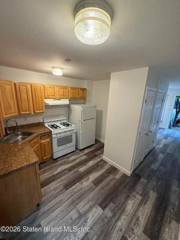 348 Targee St - Photo 3 of 8