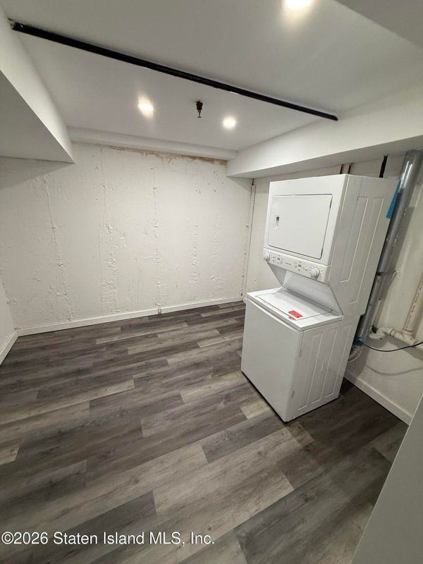 348 Targee St - Photo 5 of 8