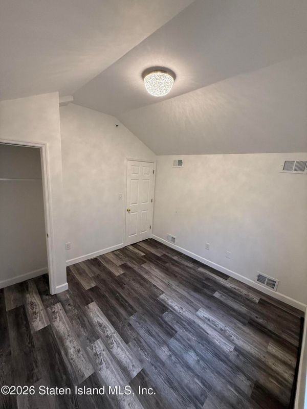 348 Targee St - Photo 6 of 8