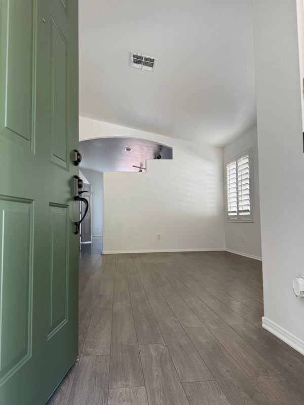 8109 Chambersberg St - Photo 3 of 13