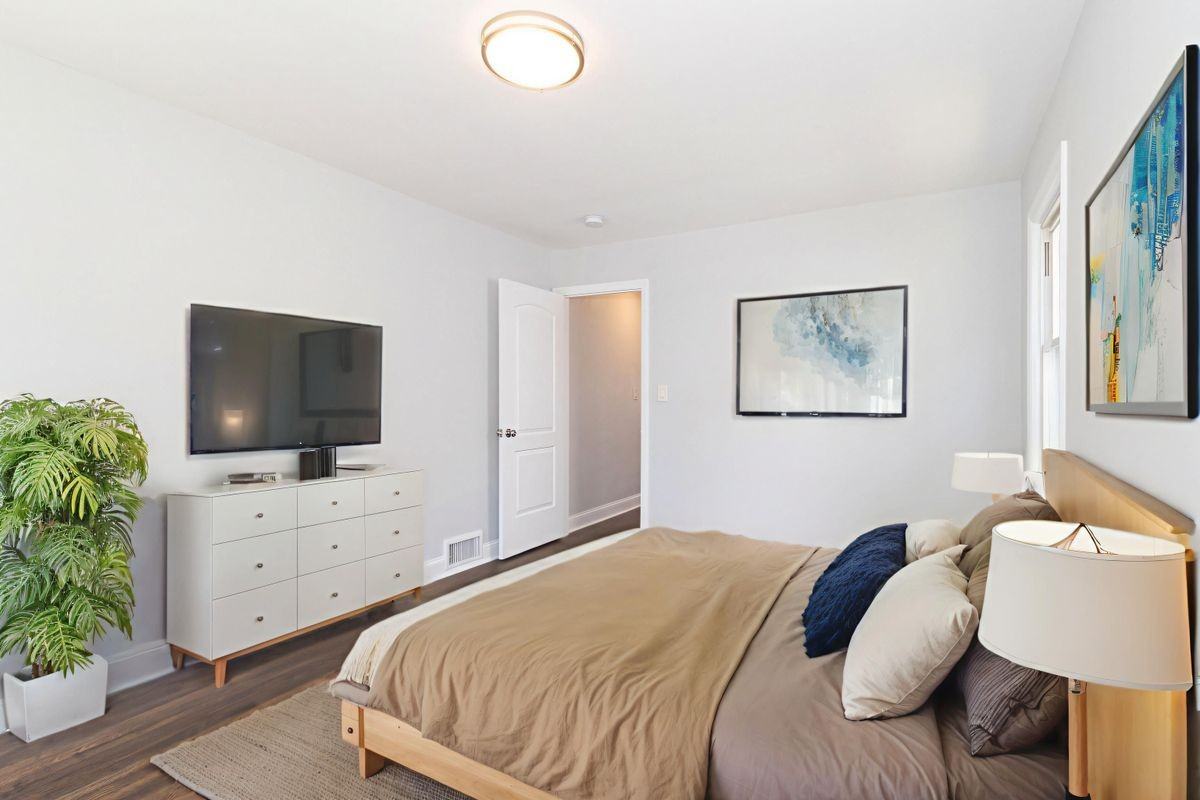 1170 Gruber Ave - Photo 7 of 15