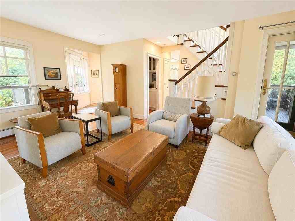 41 Calvert Pl - Photo 5 of 24