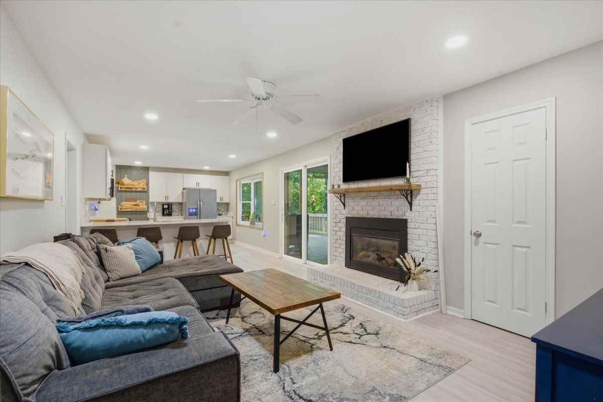 2641 Dogwood Ln