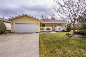 featured image of 140 W Nicklaus Ave