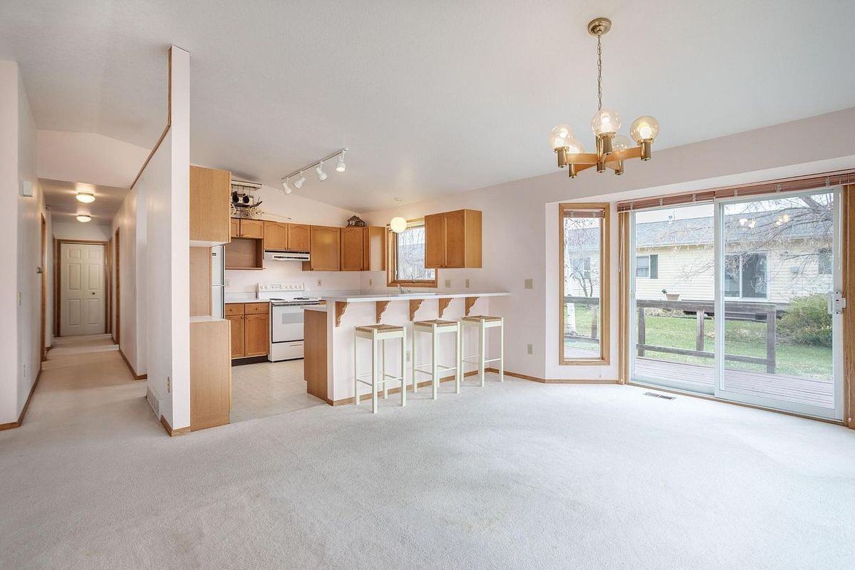 140 W Nicklaus Ave - Photo 5 of 13