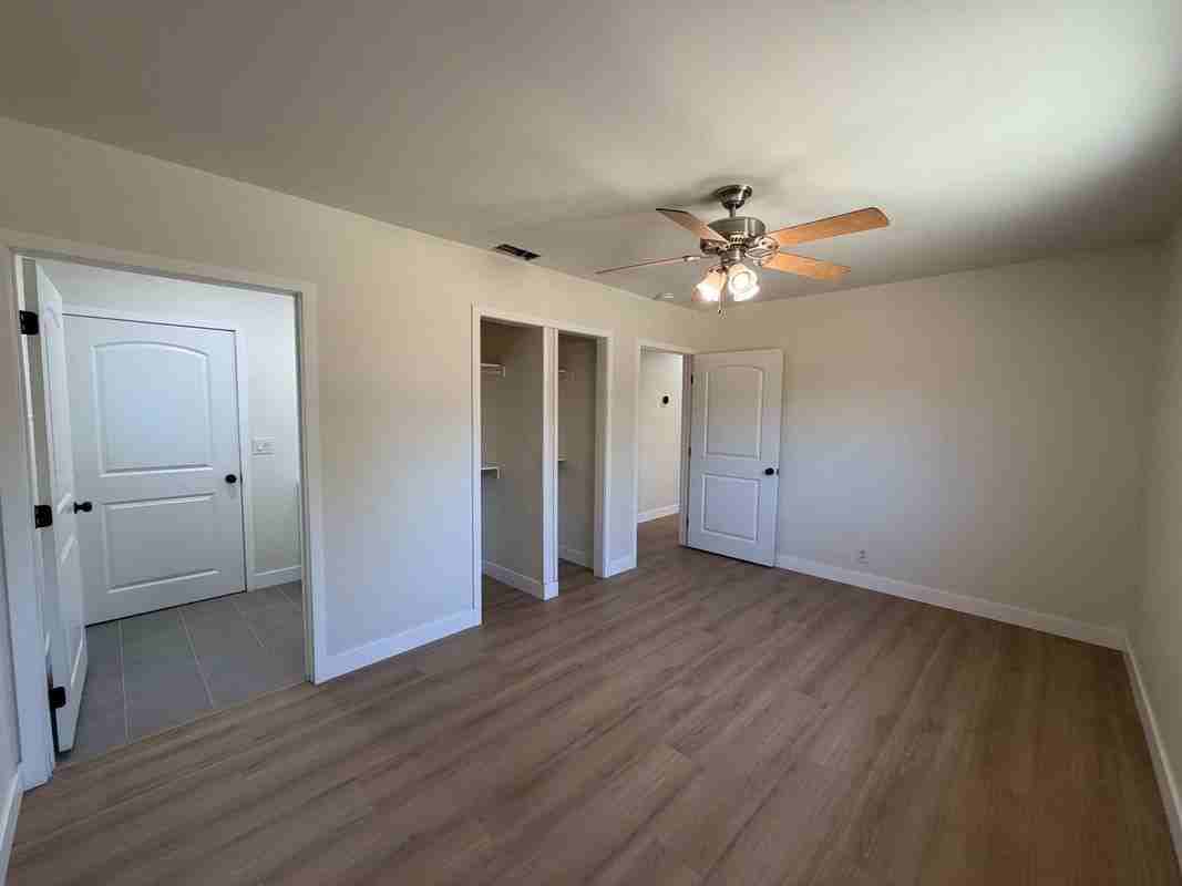 8232 Malven Ave - Photo 3 of 17