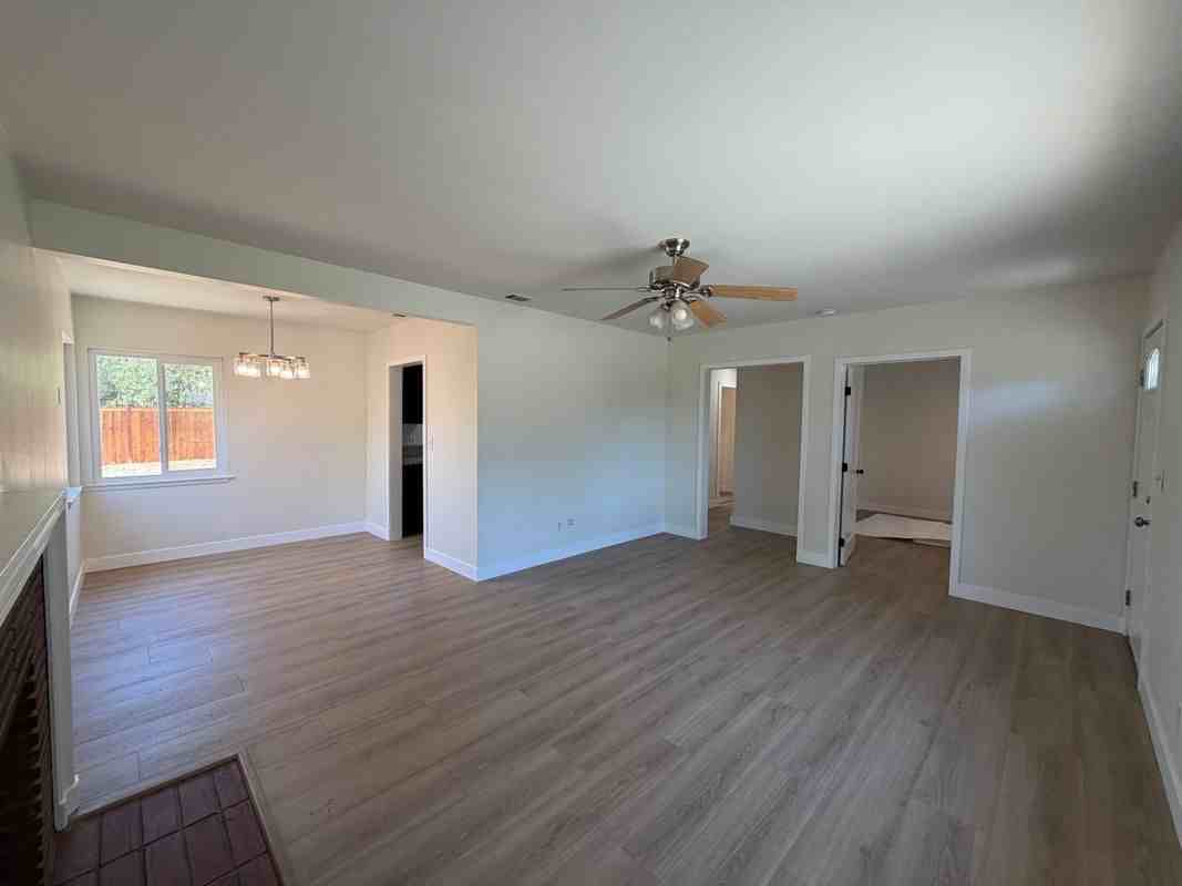 8232 Malven Ave - Photo 5 of 17