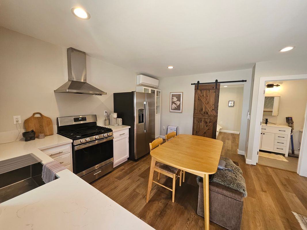 1554 Orange Ave ##C - Photo 2 of 3