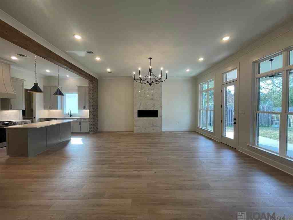 1119 Camelia Way - Photo 3 of 27