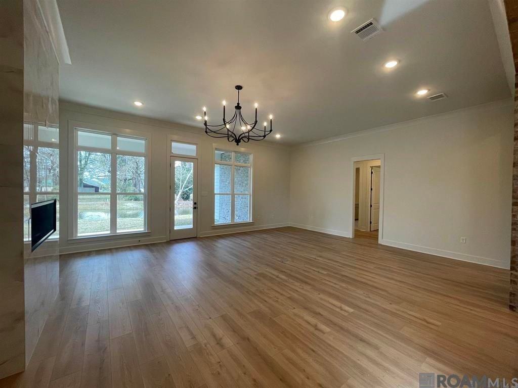 1119 Camelia Way - Photo 4 of 27