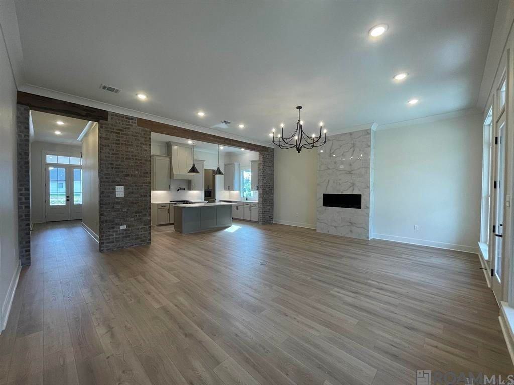 1119 Camelia Way - Photo 5 of 27