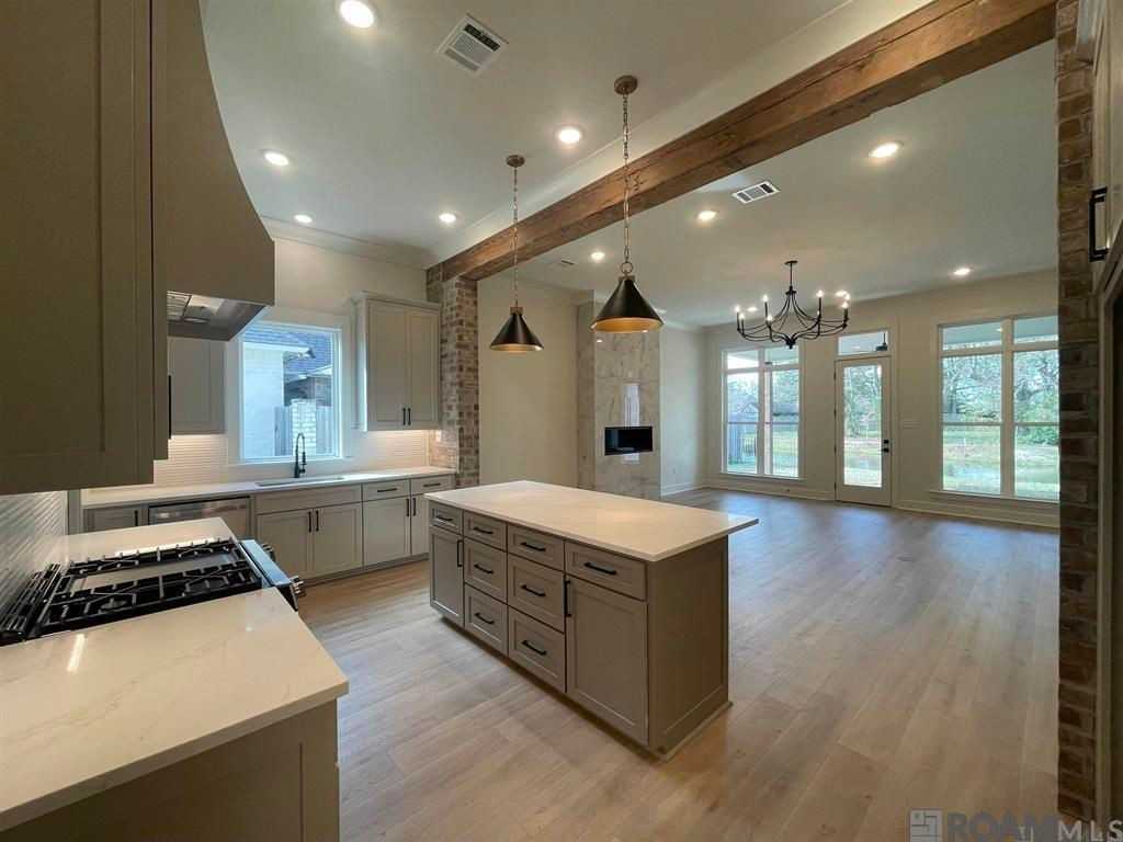 1119 Camelia Way - Photo 6 of 27