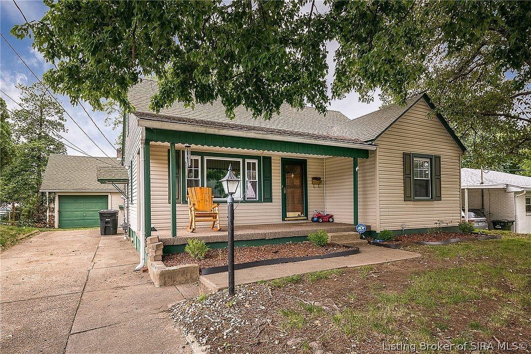 1521 Lynnedale Dr - Photo 2 of 26