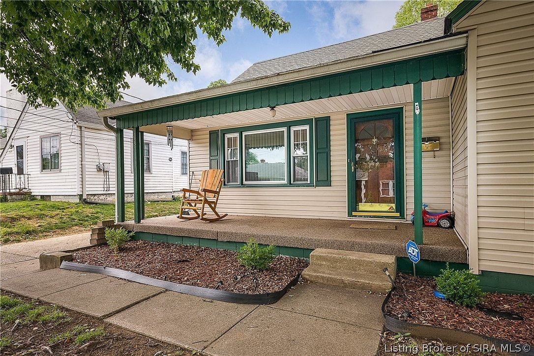 1521 Lynnedale Dr - Photo 3 of 26