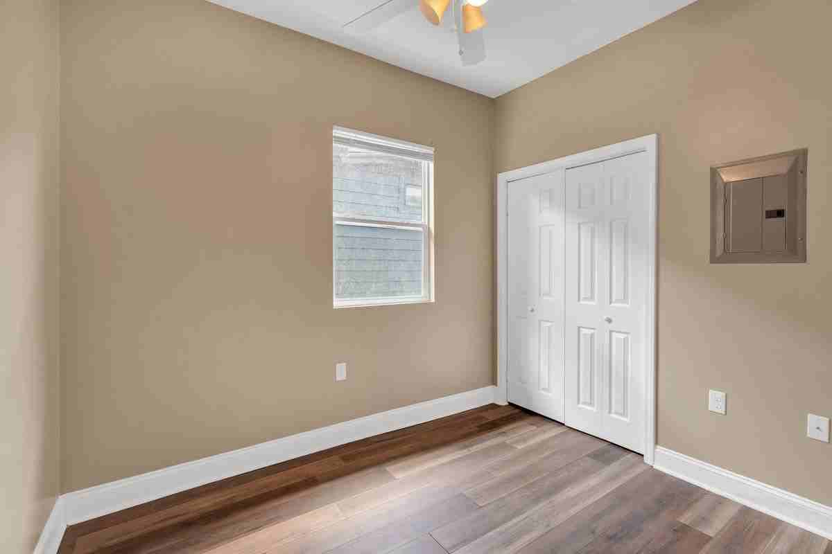 1905 Congress St - Photo 5 of 10