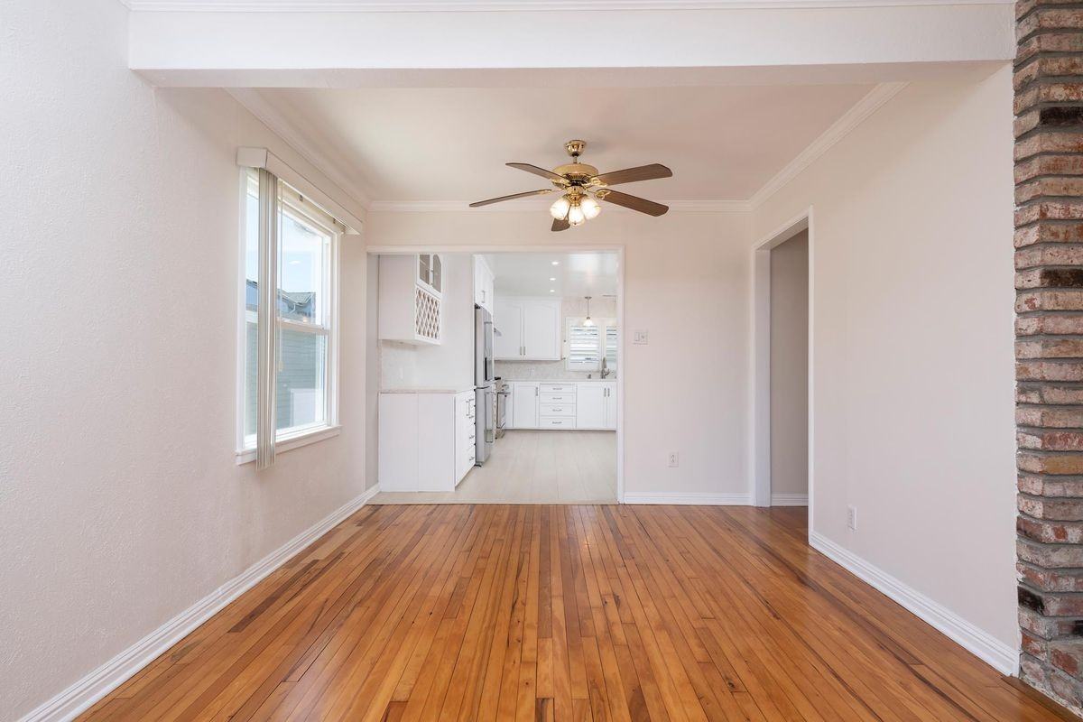 131 Ottawa St - Photo 4 of 14
