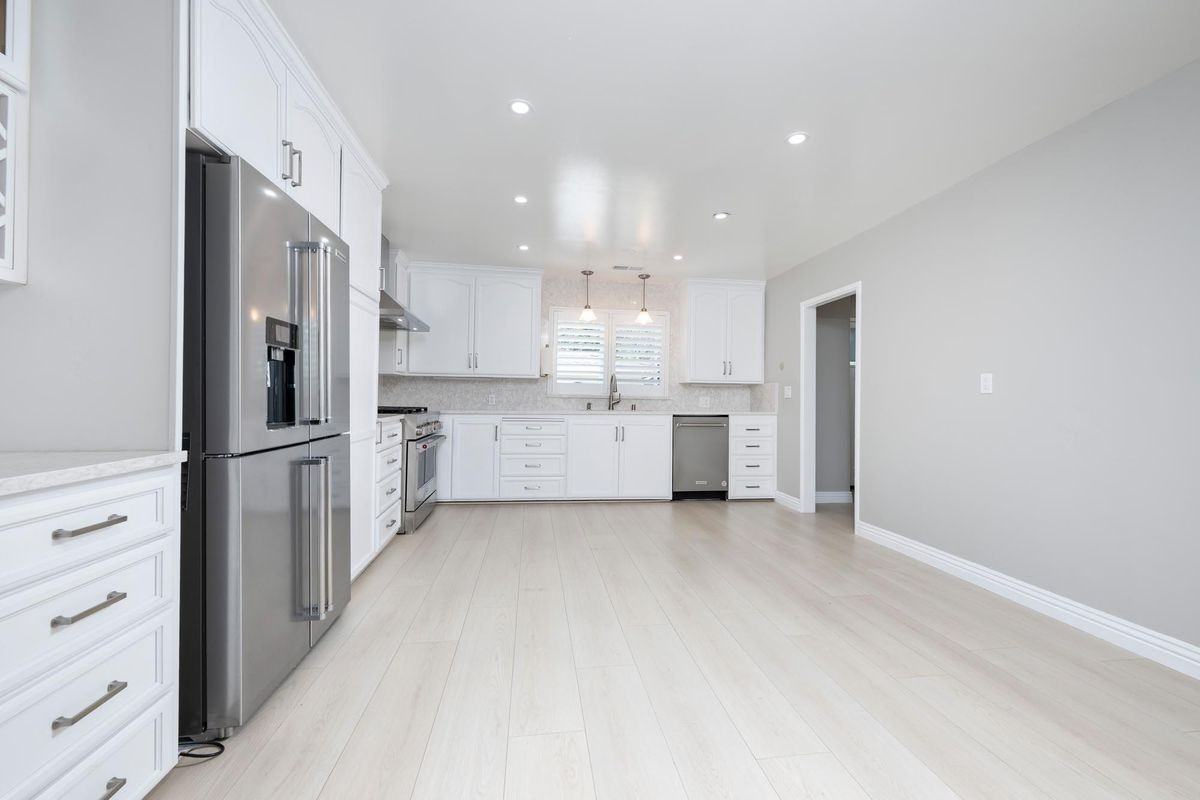 131 Ottawa St - Photo 5 of 14