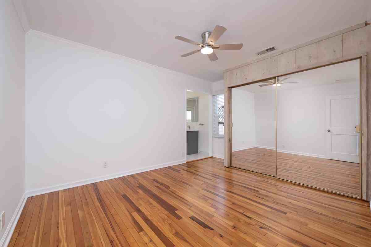 131 Ottawa St - Photo 7 of 14