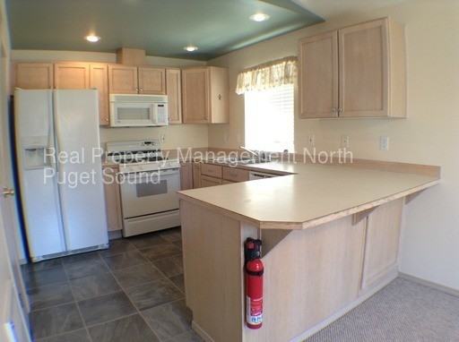 924 Perkins Way - Photo 2 of 18