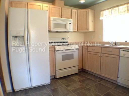 924 Perkins Way - Photo 3 of 18