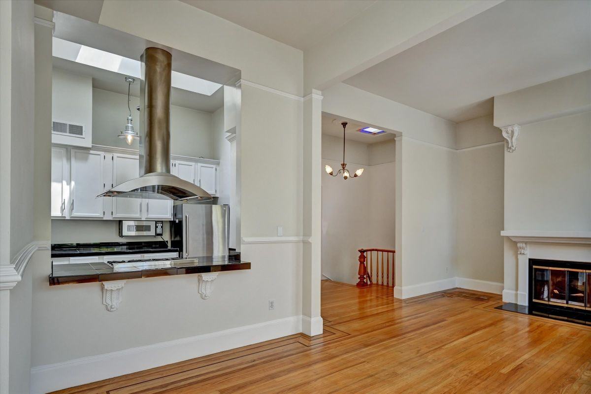 656 Hayes St - Photo 3 of 34