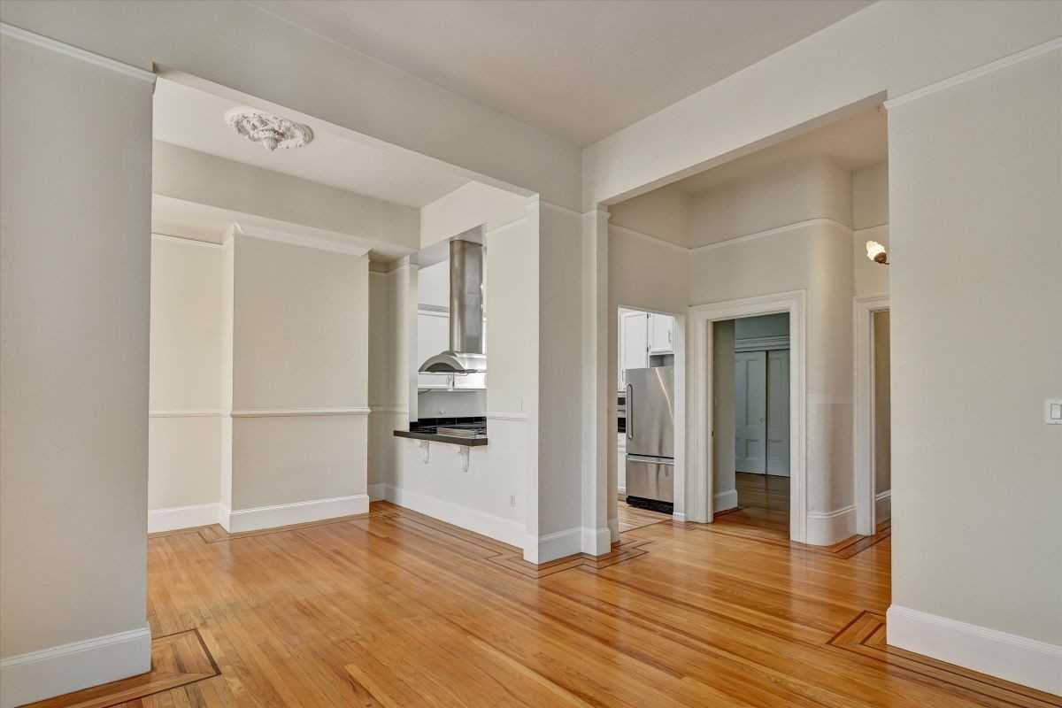 656 Hayes St - Photo 4 of 34