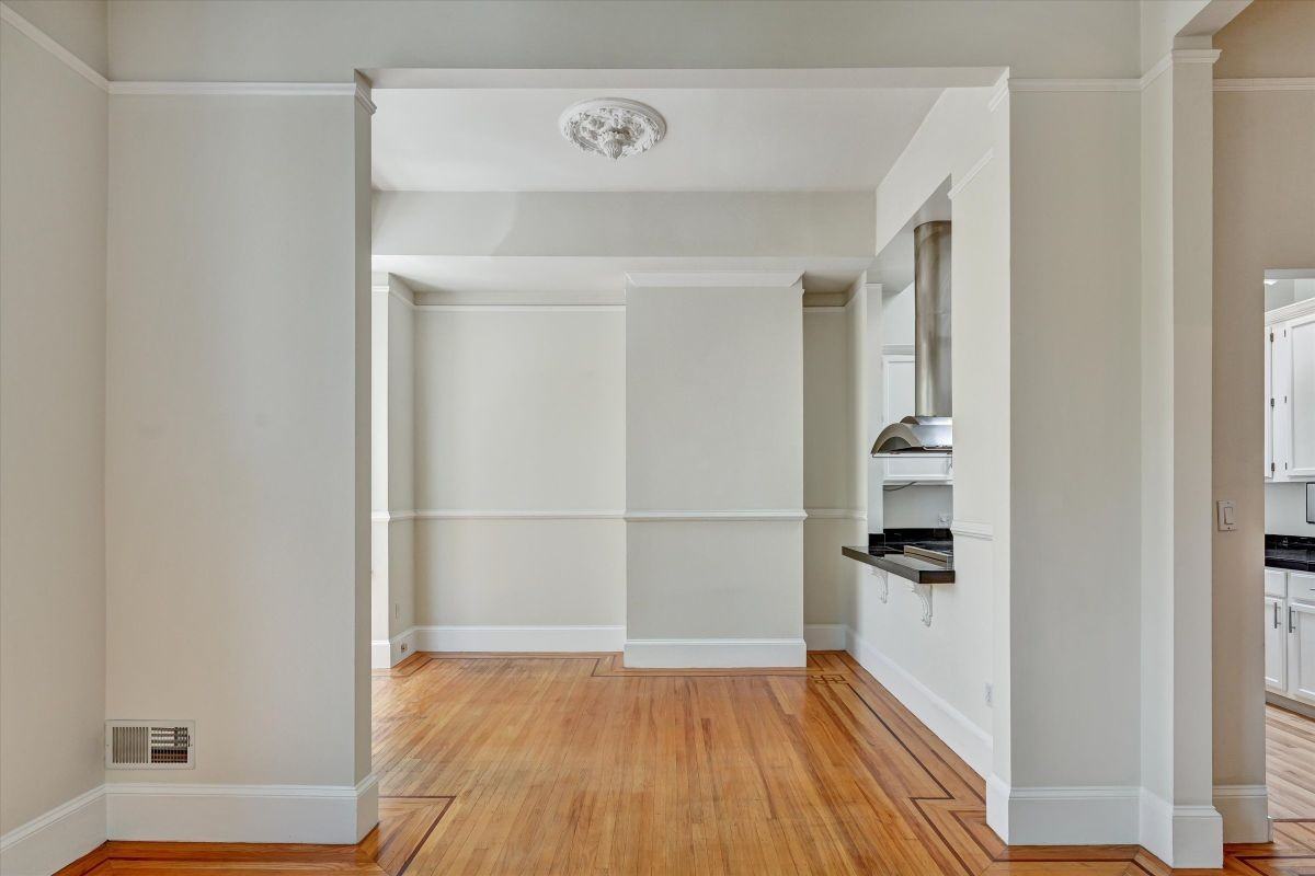 656 Hayes St - Photo 5 of 34