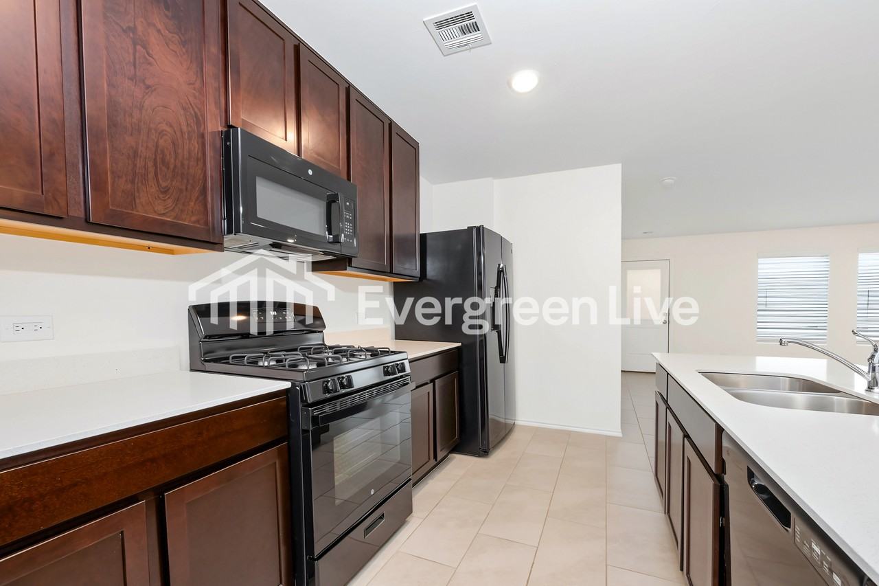 10924 Sw 22nd St - Photo 6 of 15