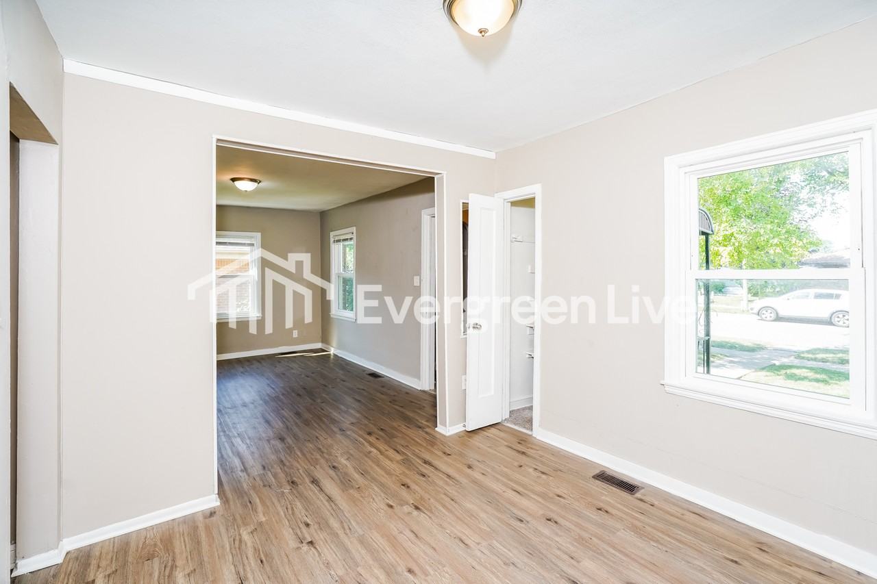 4218 N 67th St - Photo 3 of 15