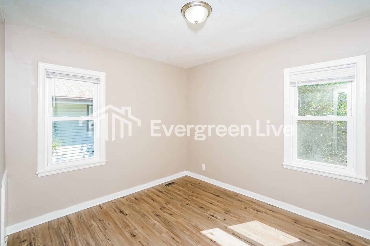4218 N 67th St - Photo 5 of 15