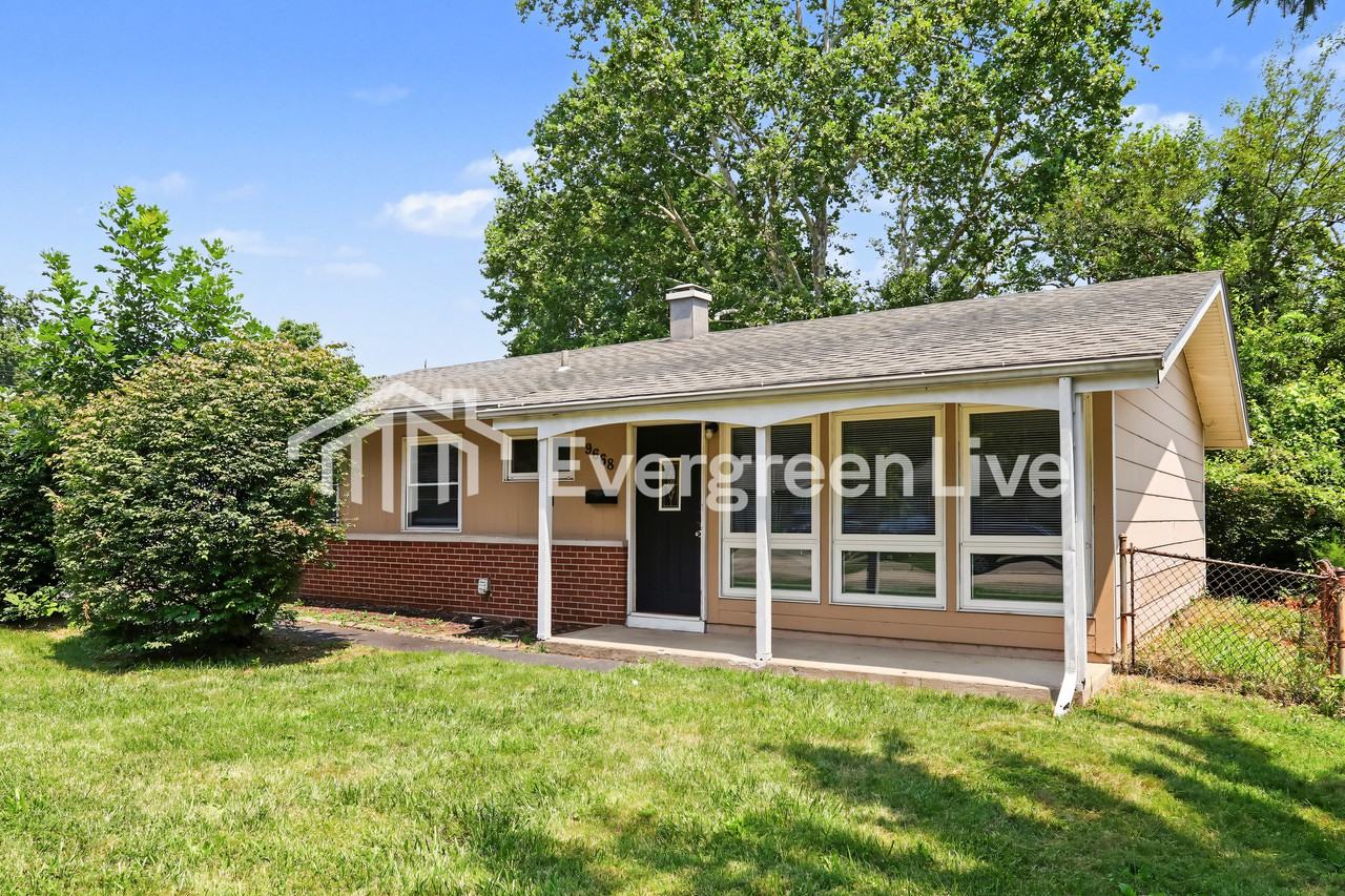 9668 Manhattan Dr - Photo 2 of 15