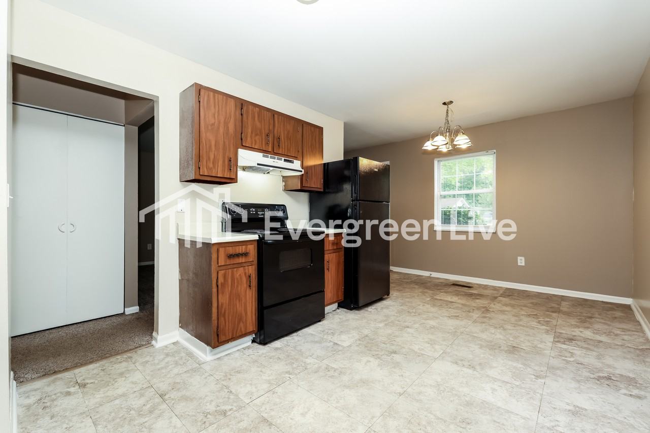 3621 Teaberry Dr - Photo 6 of 15
