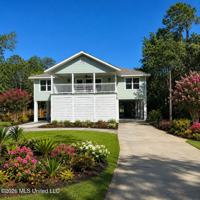 featured image of 113 Forest St