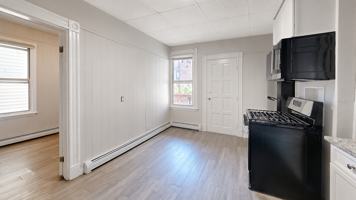 featured image of 346 Chelsea St #2