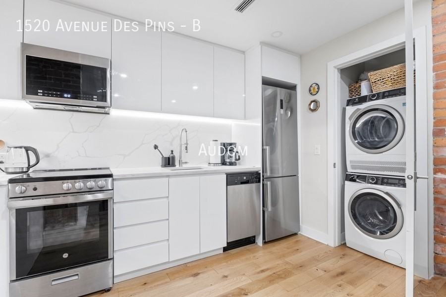 1520 Avenue Des Pins - Photo 4 of 21
