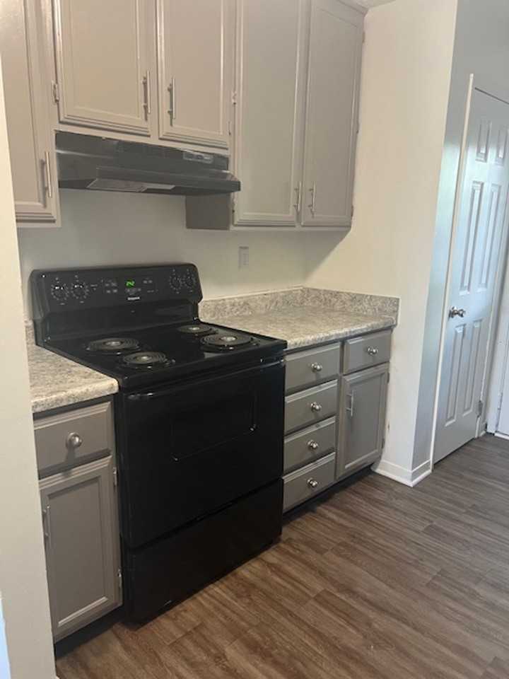 37 Flats - Photo 4 of 9