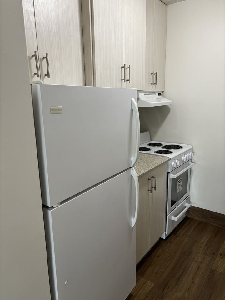 825 8 Ave Sw #1 - Photo 2 of 6