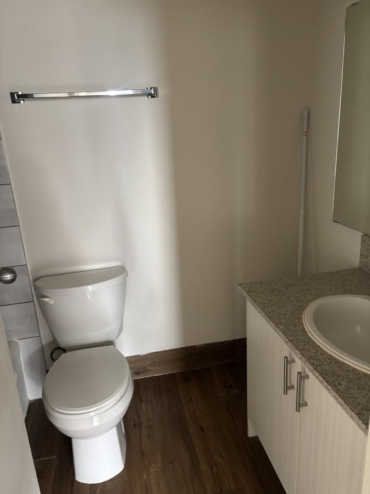 825 8 Ave Sw #1 - Photo 5 of 6
