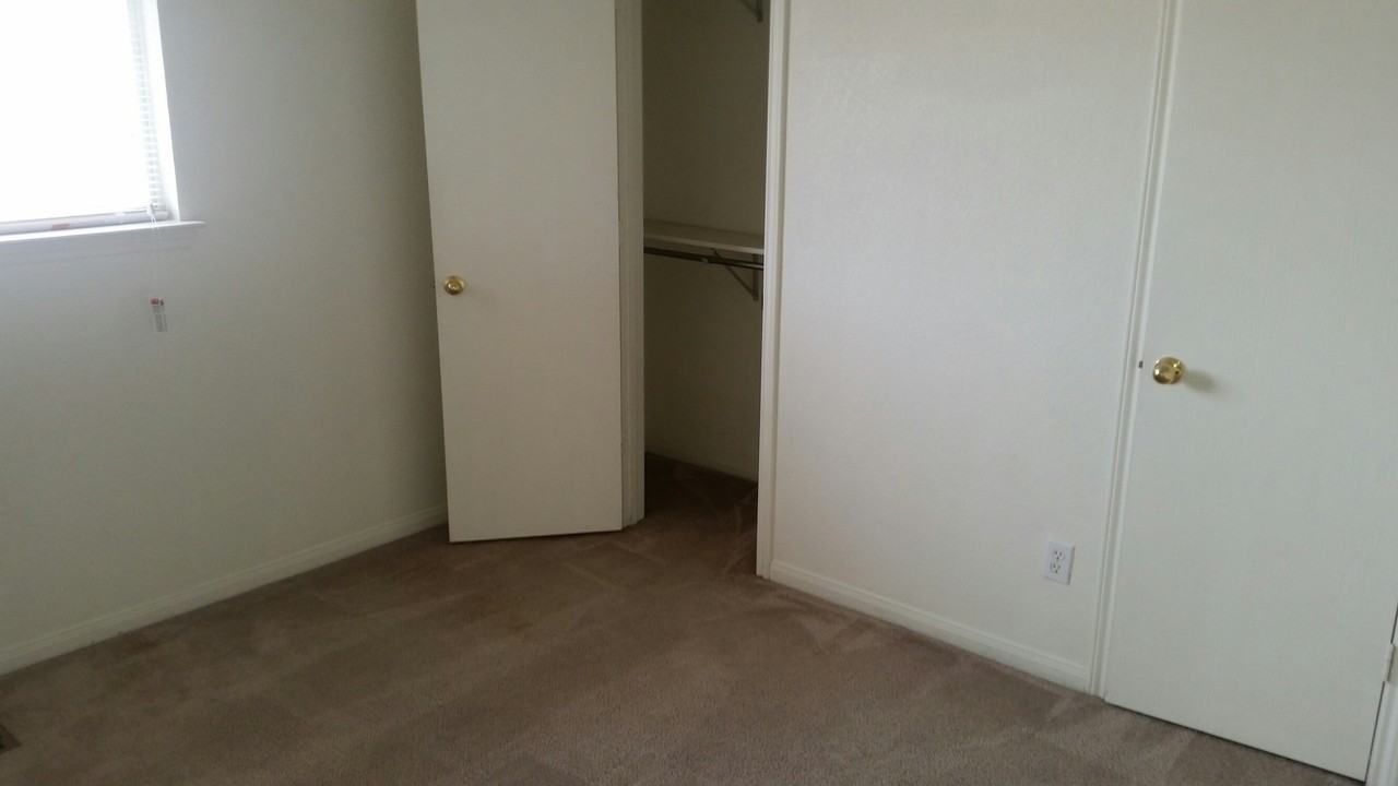 3204 HEREFORD LANE - Photo 6 of 37